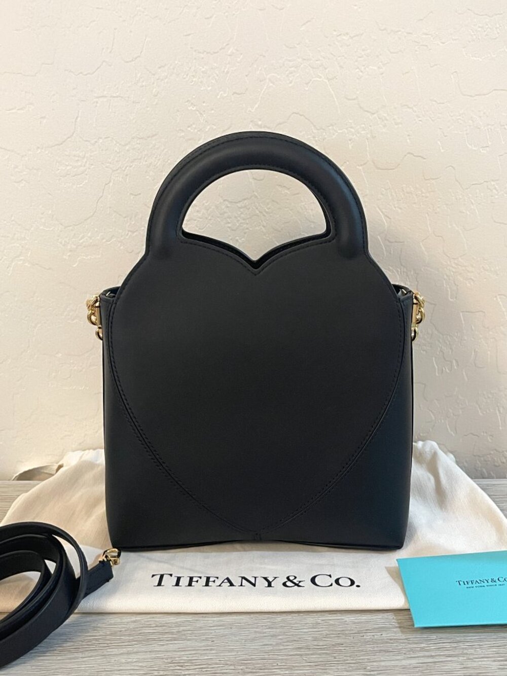 New Tiffany & Co. Tote Crossbody RTT Heart Handbag Black Leather Gold Charms - Picture 6 of 13